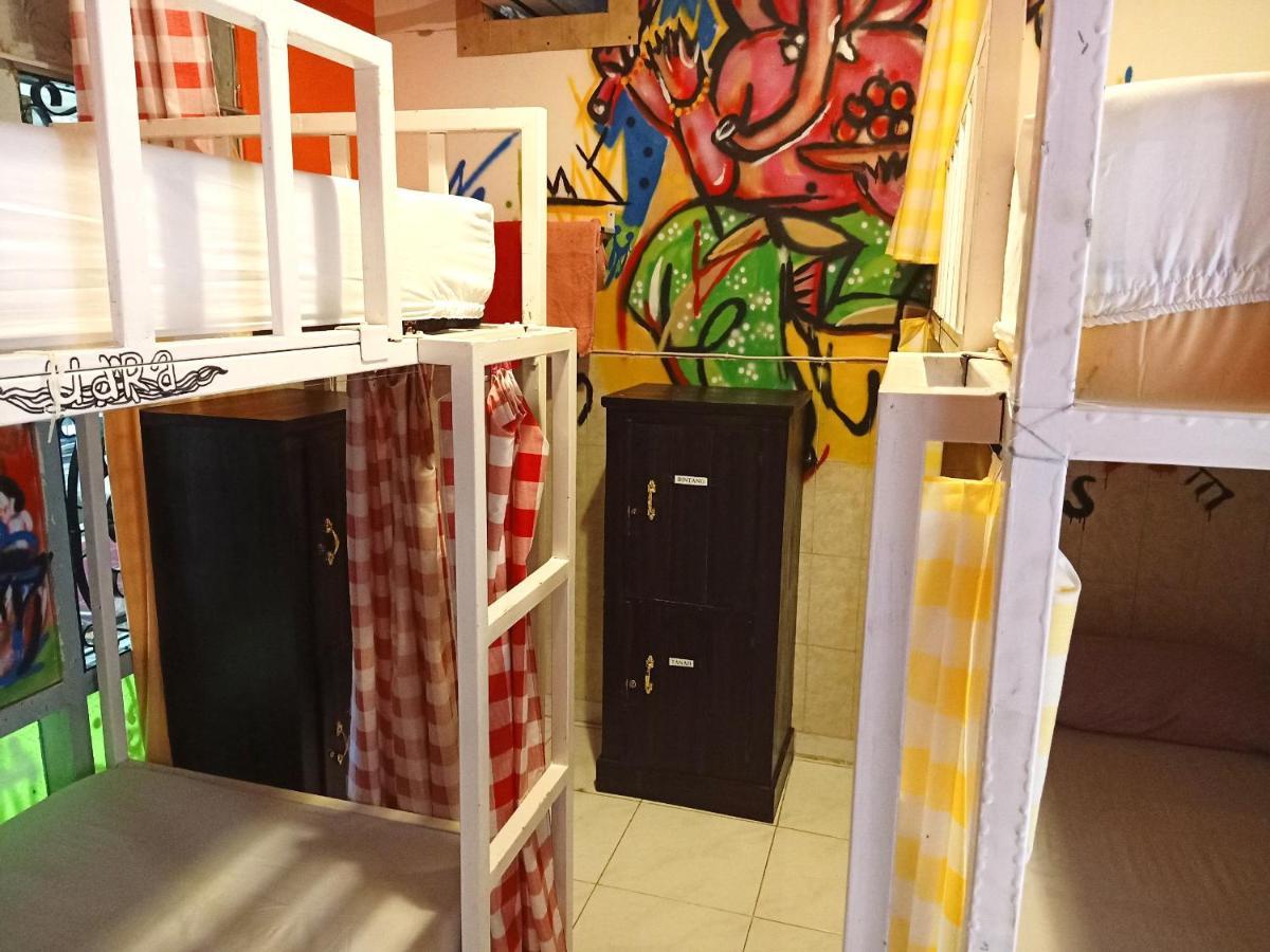 Deoplet Homestay & Gallery Γιογκιακάρτα Εξωτερικό φωτογραφία