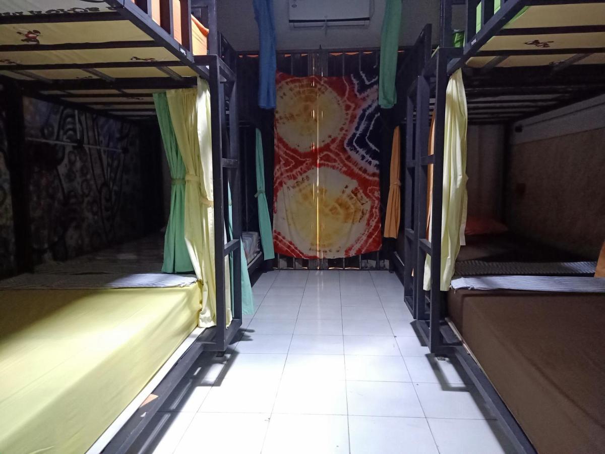 Deoplet Homestay & Gallery Γιογκιακάρτα Εξωτερικό φωτογραφία