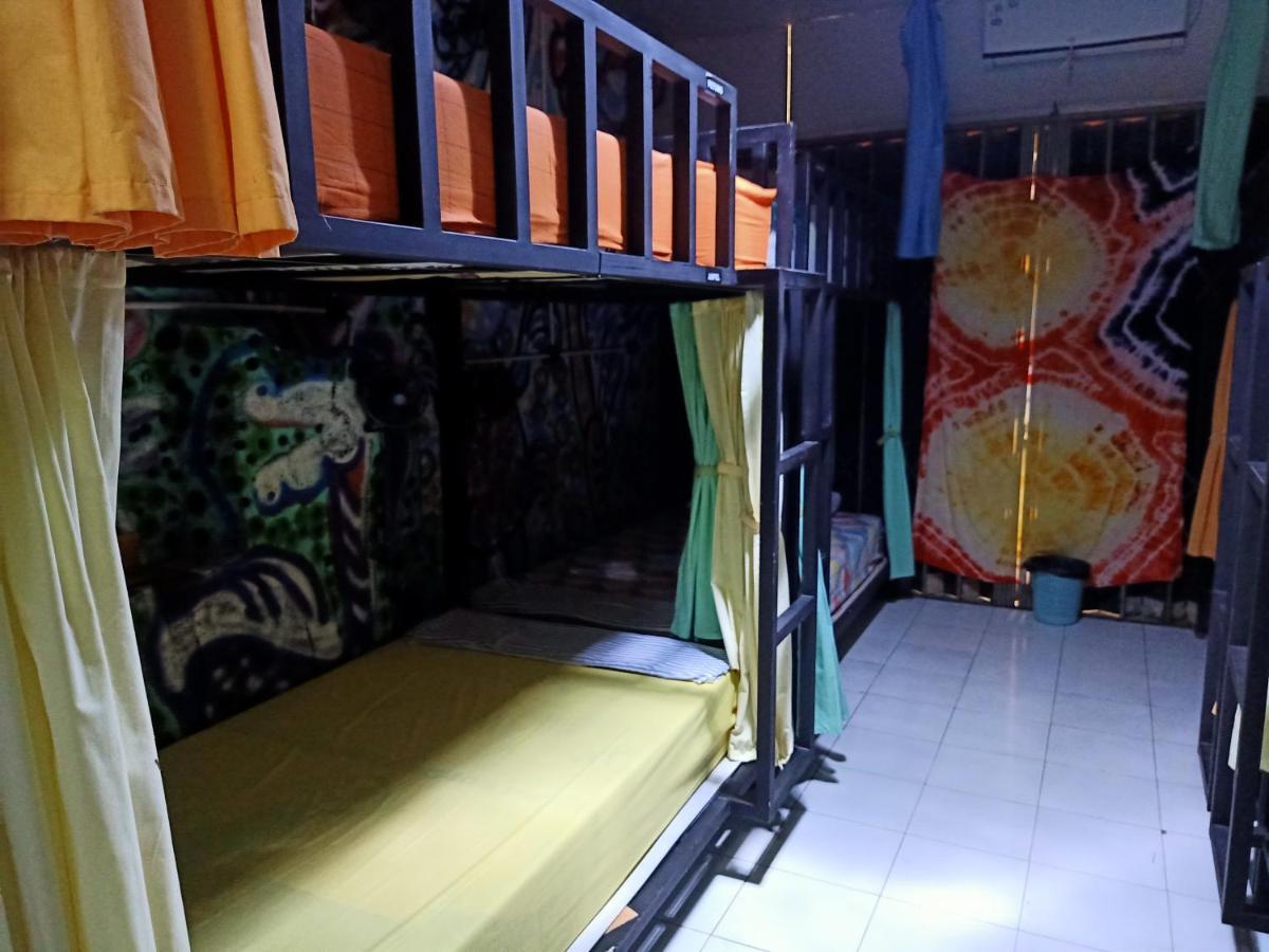 Deoplet Homestay & Gallery Γιογκιακάρτα Εξωτερικό φωτογραφία