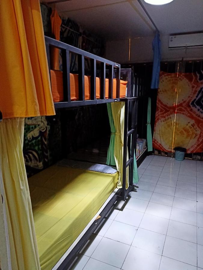 Deoplet Homestay & Gallery Γιογκιακάρτα Εξωτερικό φωτογραφία